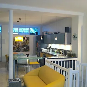 Apartamento Modern Design Loft Apartment, Steps To Notre Dame, París